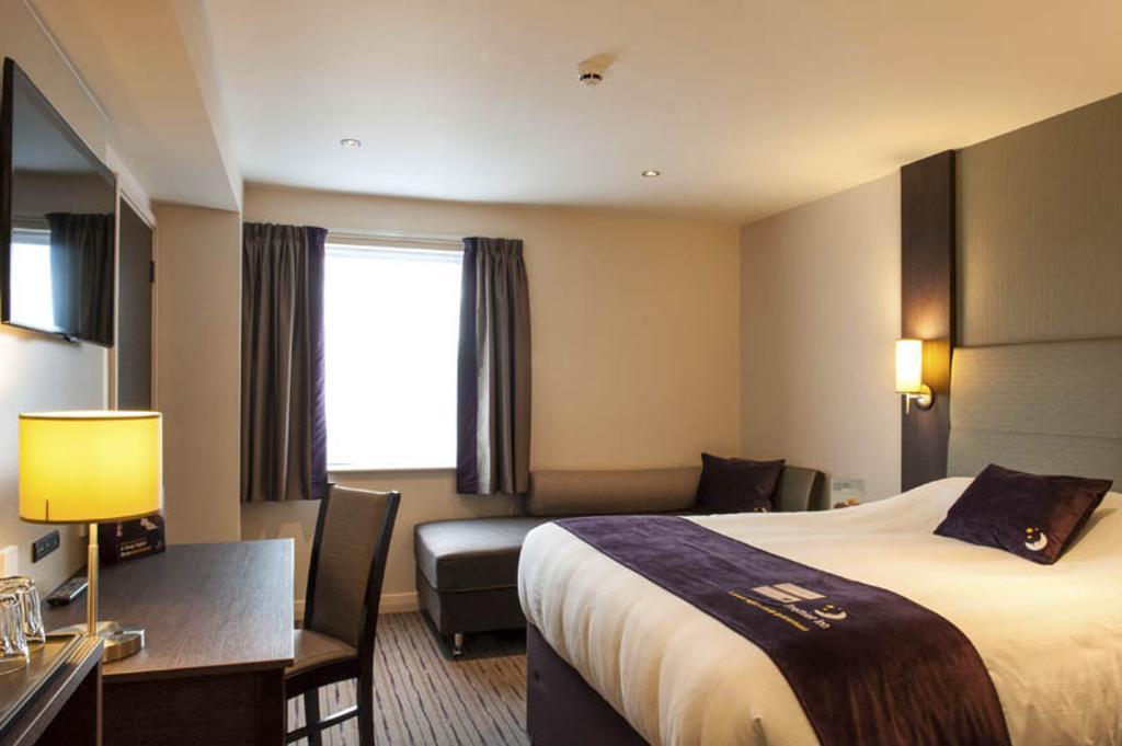 Premier Inn London Romford Central ห้อง รูปภาพ