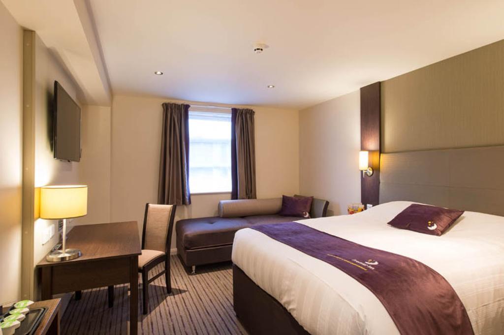 Premier Inn London Romford Central ห้อง รูปภาพ