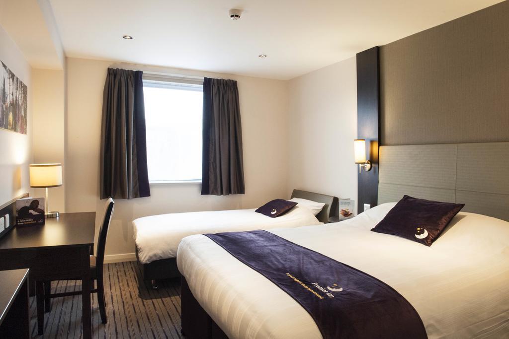 Premier Inn London Romford Central ห้อง รูปภาพ